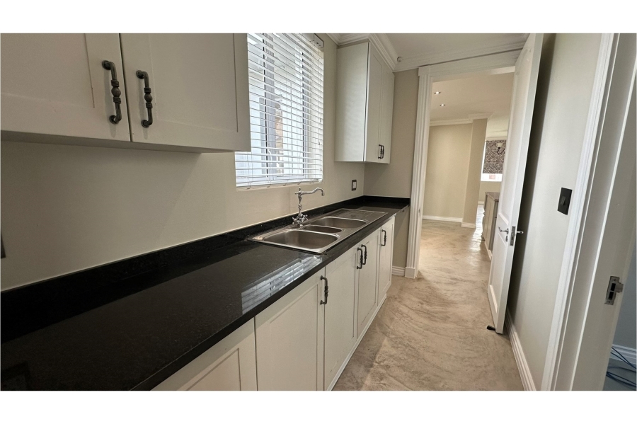 4 Bedroom Property for Sale in Val De Vie Estate Western Cape